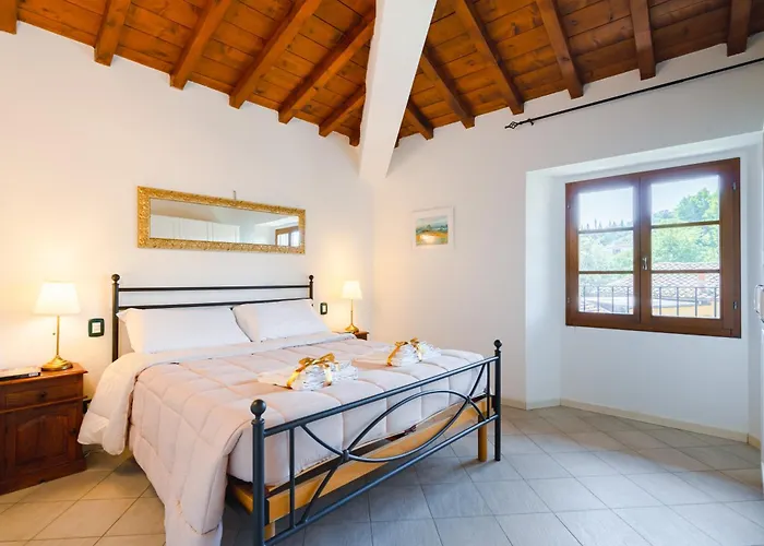 Fattoria Degli Innocenti - Tuscany's Historic Gem Appartamento